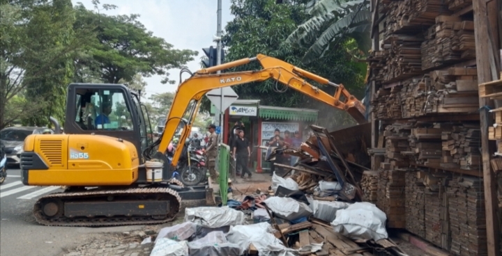Warung Kopi di Jalan Ir Juanda: Saingan Rival Saat Citimall Datang
